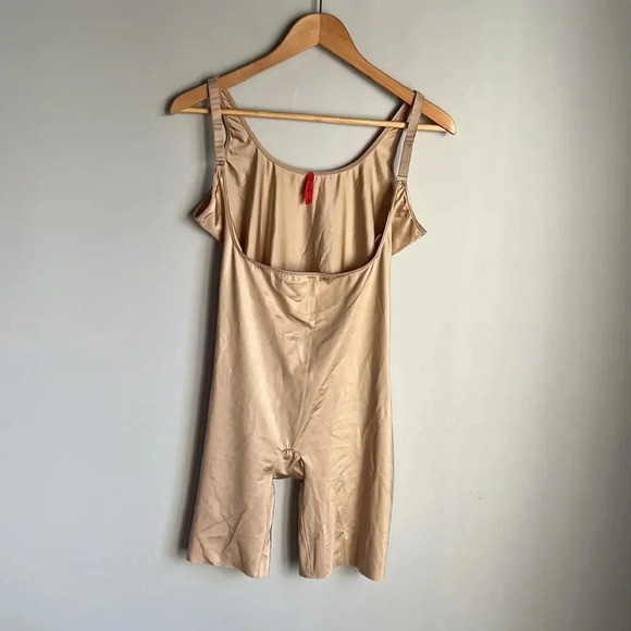 SPANX Slimplicity Open-Bust Mid-Thigh Bodysuit Shapewear - Picture 2 of 14